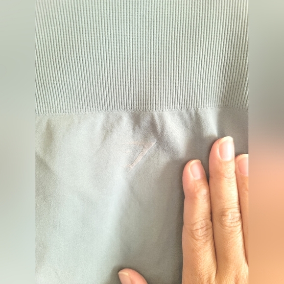 Gymshark, Womens Fit Seamless Mid Rise Leggings – Light Green, Size Medium - Picture 3 of 5